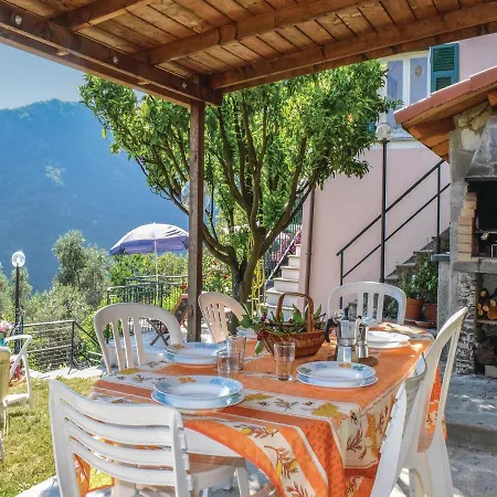 Casa Camelia * Lago (Liguria)
